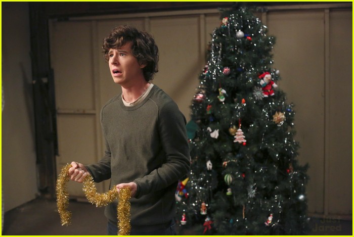 Eden Sher: Christmas Time on 'The Middle'