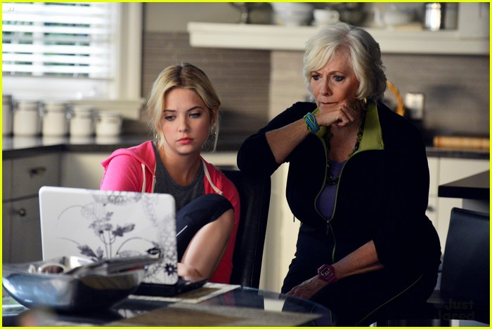 'Pretty Little Liars': Mona Returns in the Winter Premiere!
