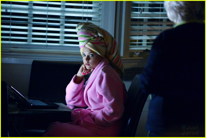 'Pretty Little Liars': Mona Returns in the Winter Premiere!