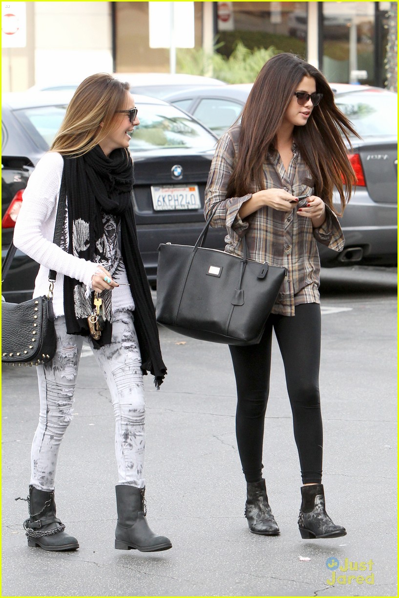 Selena Gomez: Sushi with Samantha Droke