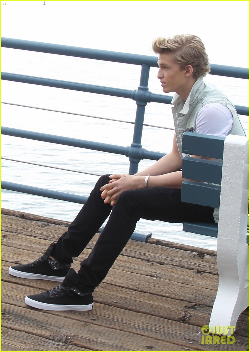 Cody Simpson: Waterfront Photo Shoot!