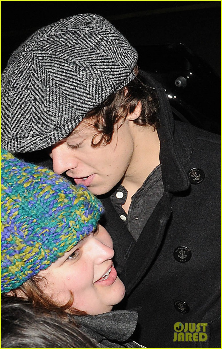 Harry Styles: In-N-Out Burger Drive Thru!