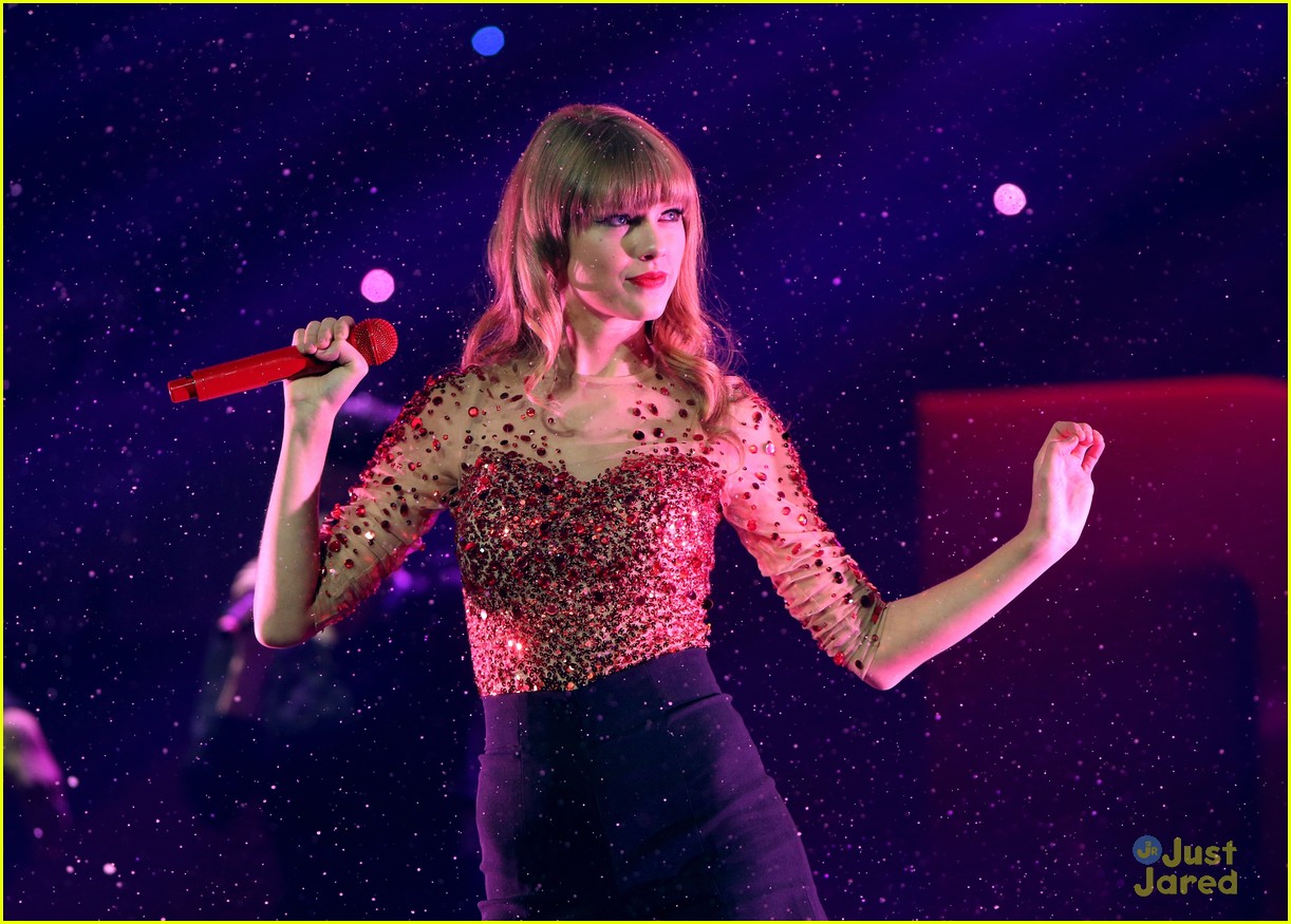 Taylor Swift: Jingle Ball 2012!