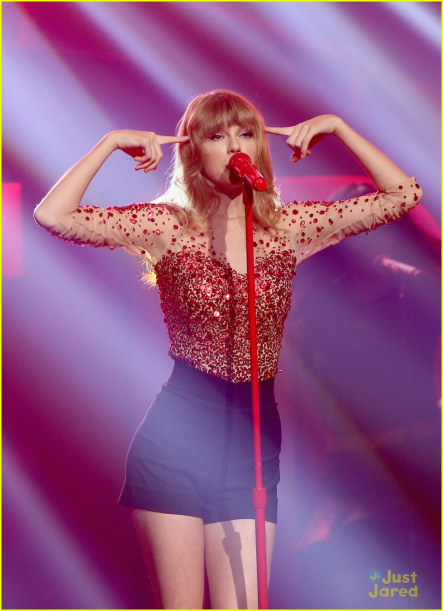 Taylor Swift: Jingle Ball 2012!