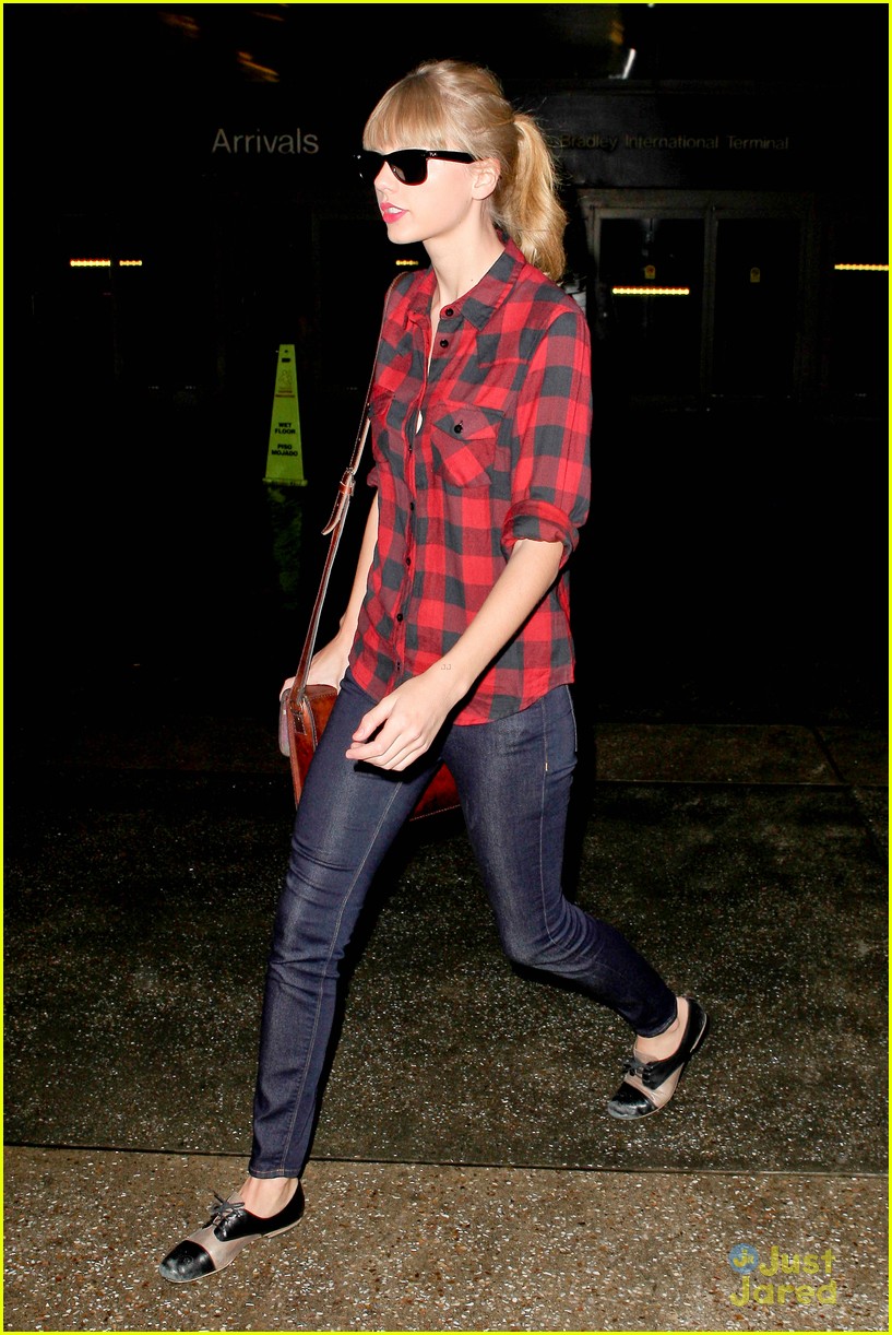 Taylor Swift: I Love The Scents of Winter
