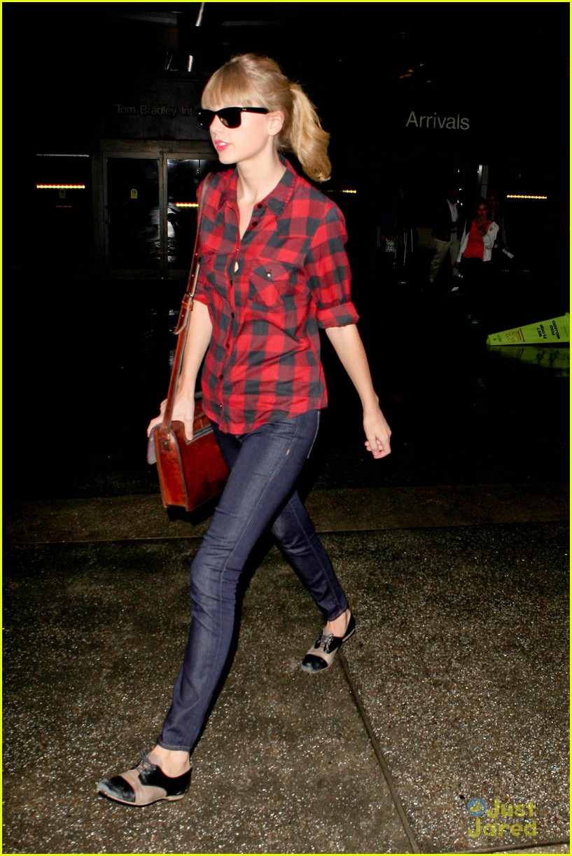 Taylor Swift: I Love The Scents of Winter