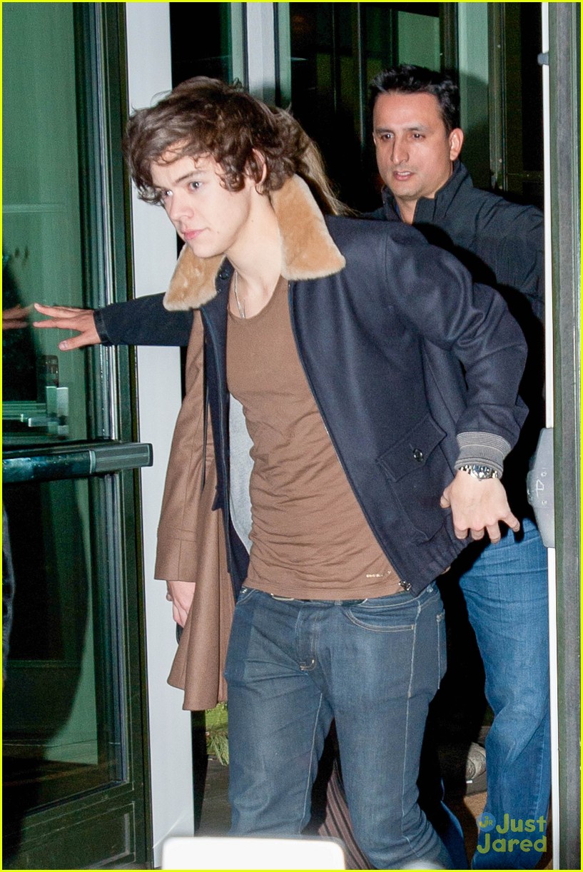 Taylor Swift & Harry Styles: Holding Hands After Party