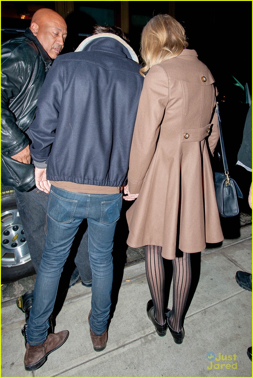 Taylor Swift & Harry Styles: Holding Hands After Party