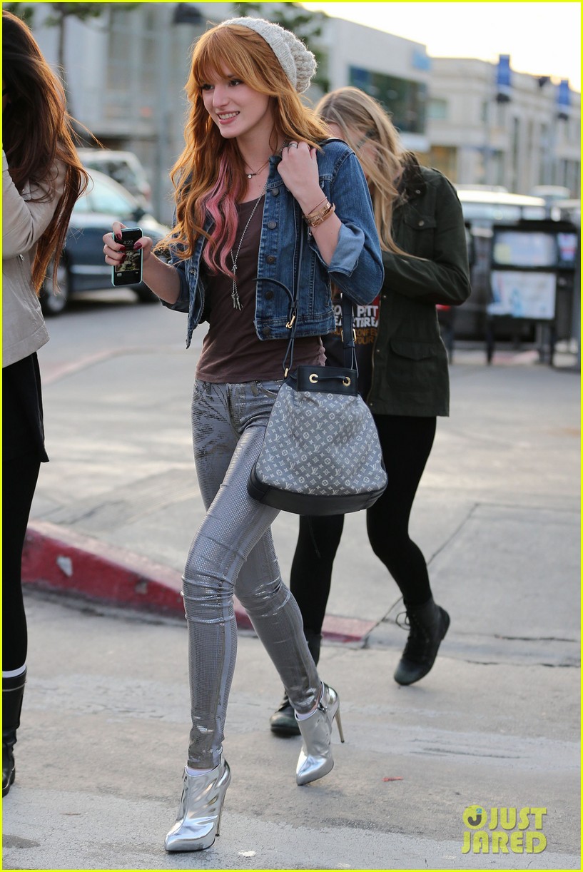 Bella Thorne: Lunch with Kylie Jenner!