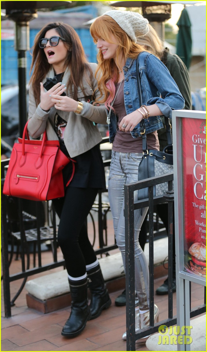 Bella Thorne: Lunch with Kylie Jenner!