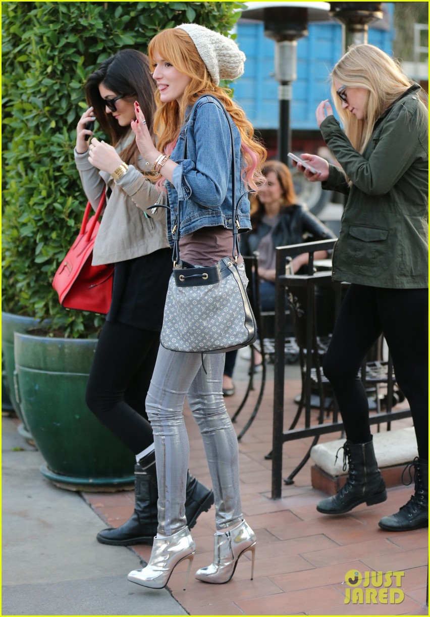 Bella Thorne: Lunch with Kylie Jenner!