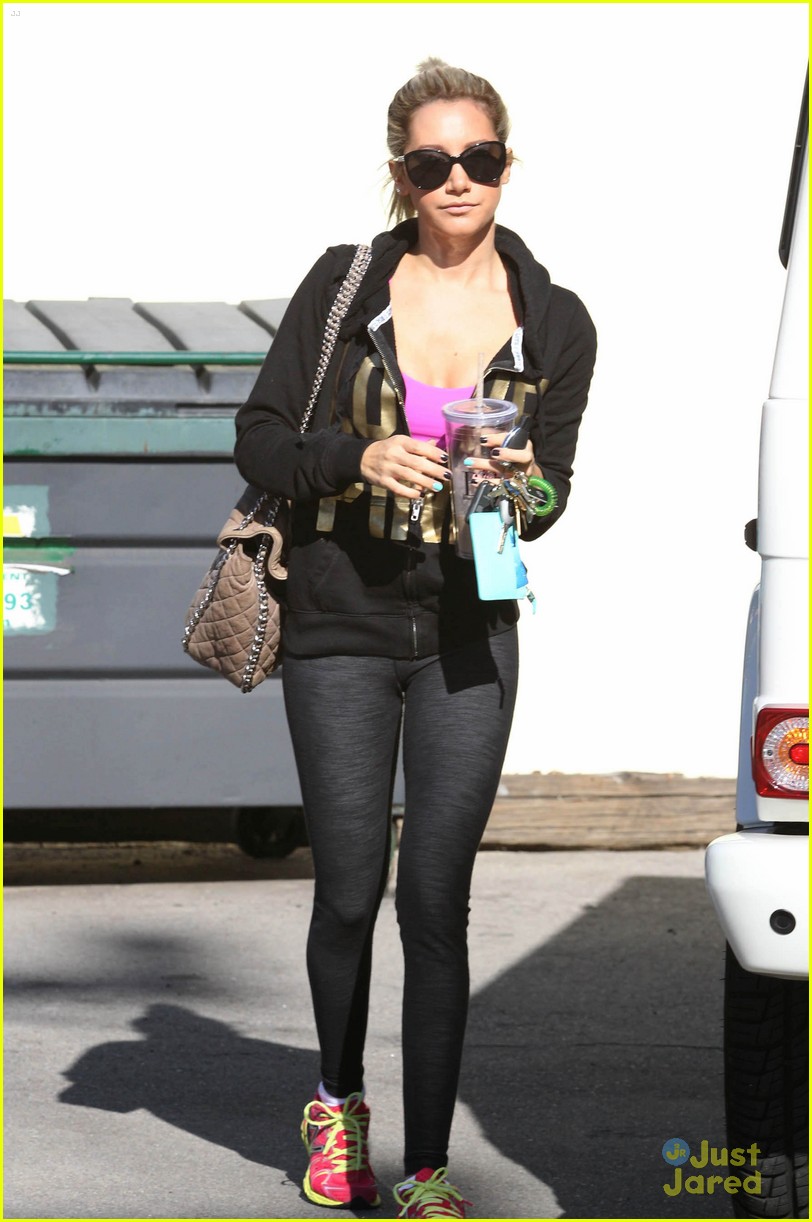 Ashley Tisdale: Tuesday Workout Woman