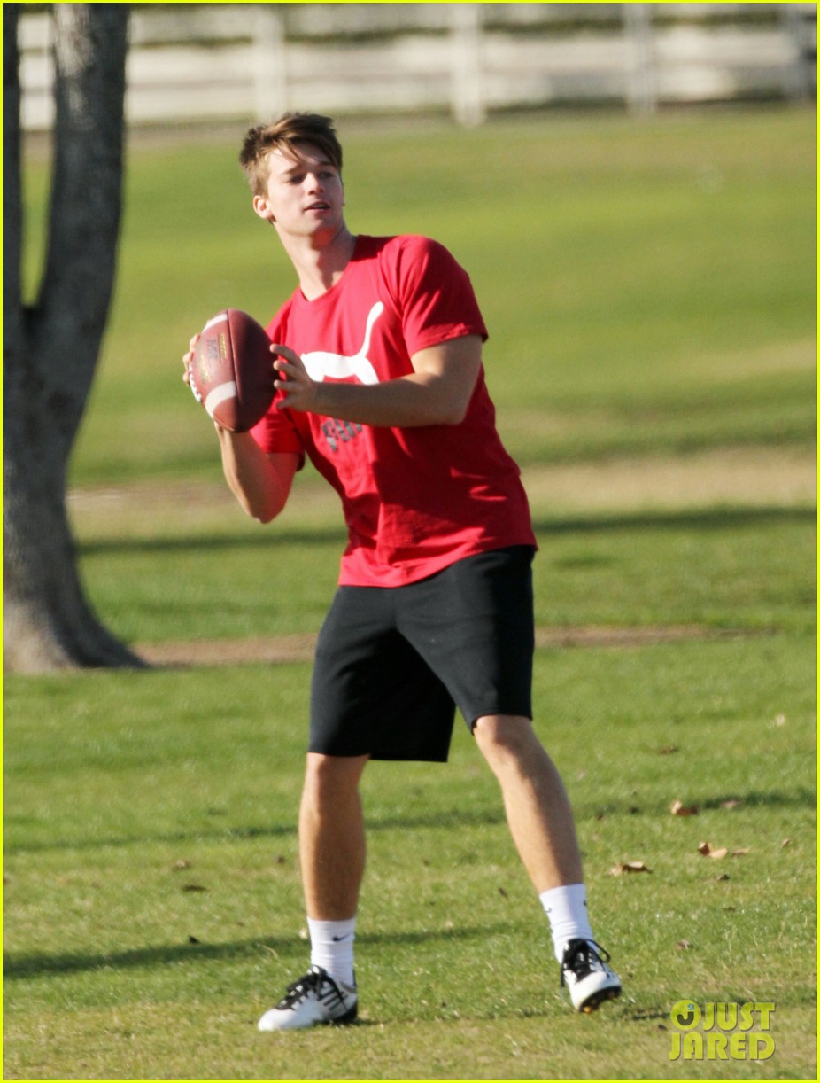 Taylor Lautner: Football Fun with Patrick Schwarzenegger!