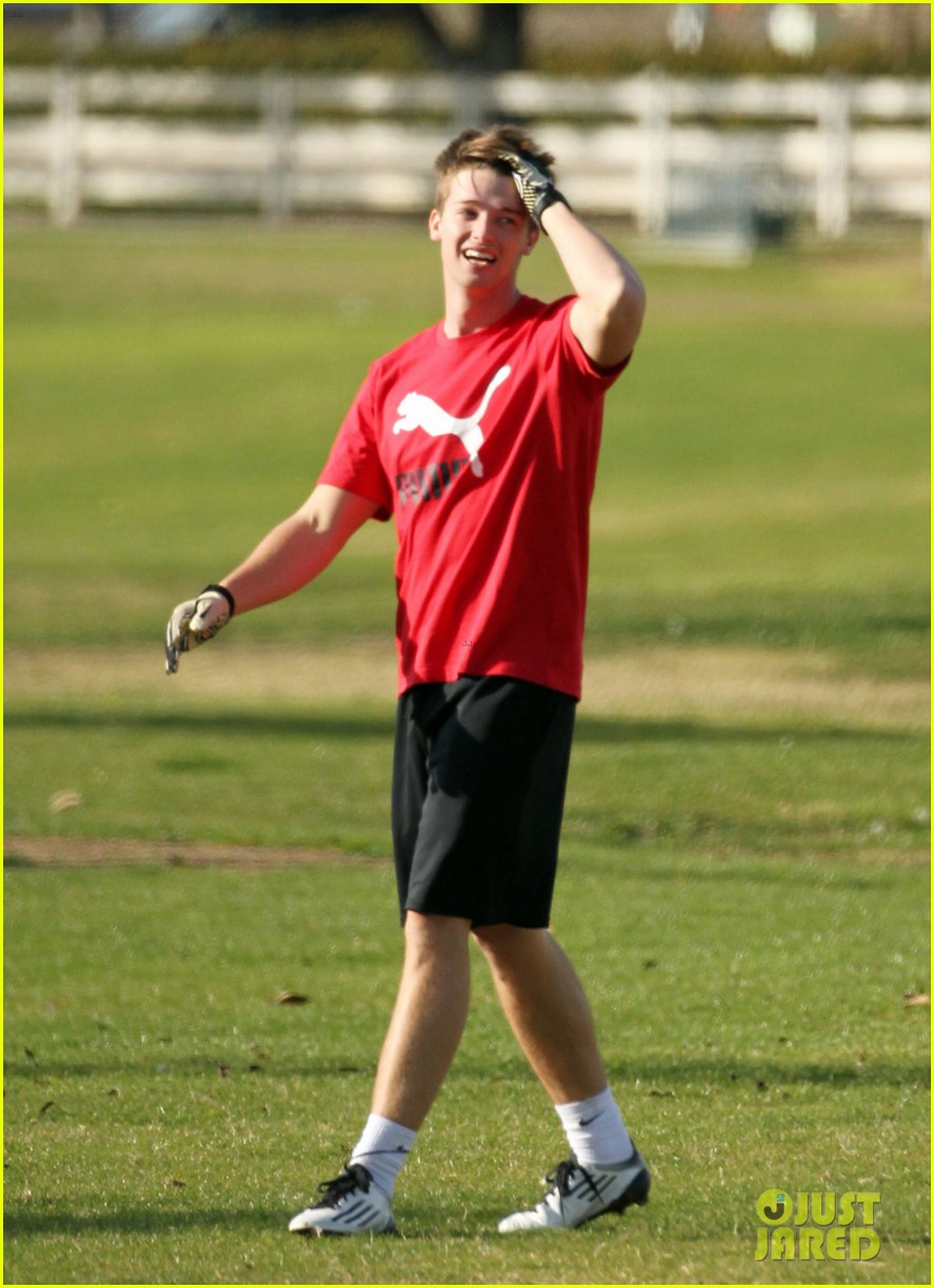 Taylor Lautner: Football Fun with Patrick Schwarzenegger!