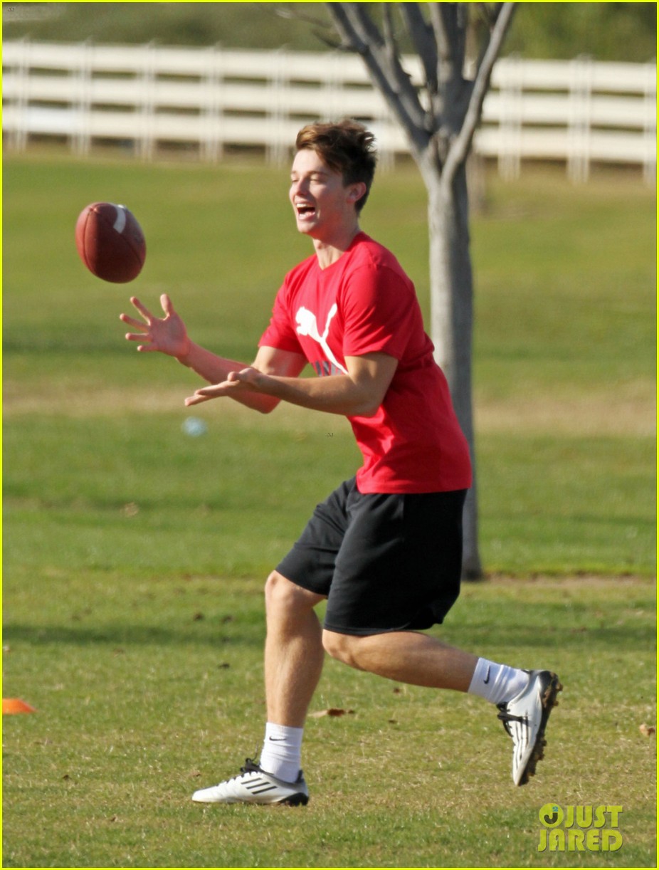 Taylor Lautner: Football Fun with Patrick Schwarzenegger!