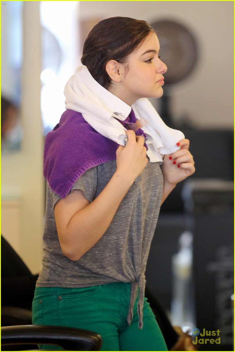 Ariel Winter: New Hair for the Holidays