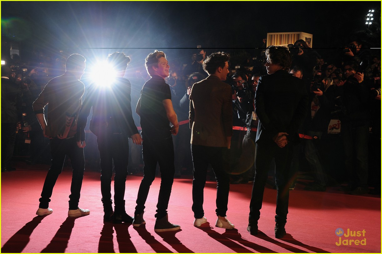 One Direction: Best International Group at NRJ Awards 2013!