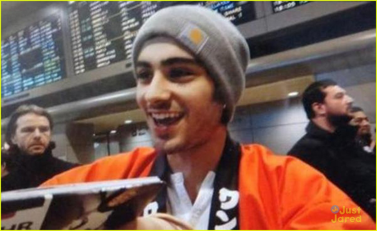 One Direction: Kimonos at Tokyo Airport Arrival