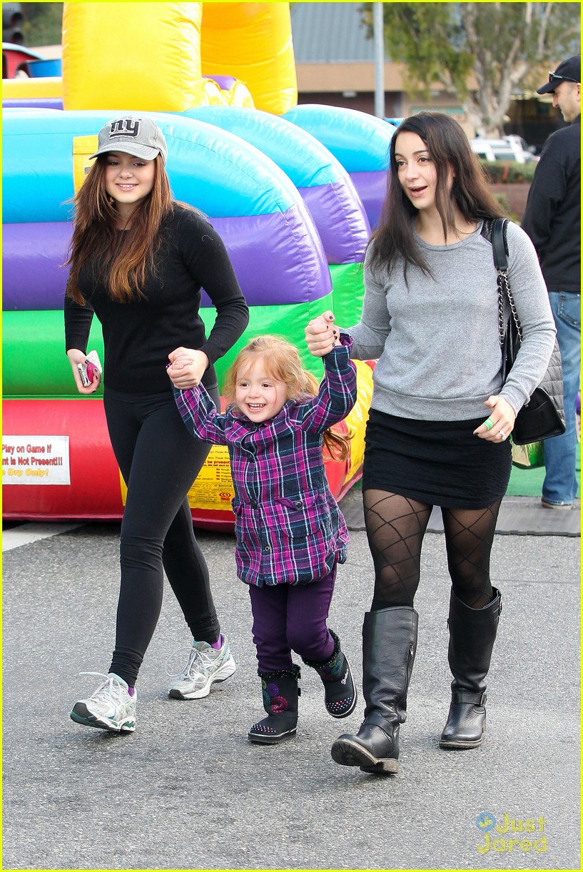 Ariel Winter: Sunday Slide with Niece Skylar