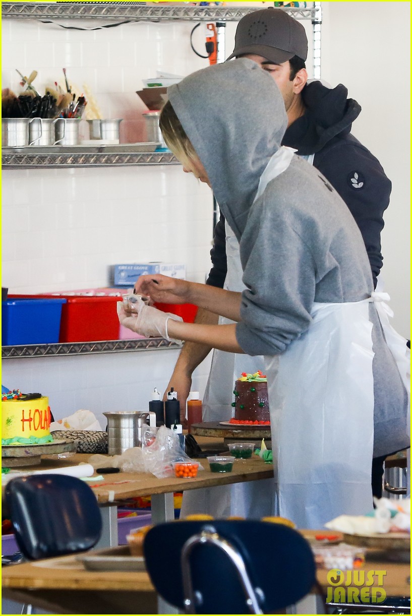 Ashley Benson: Duff's Cakemix Girl