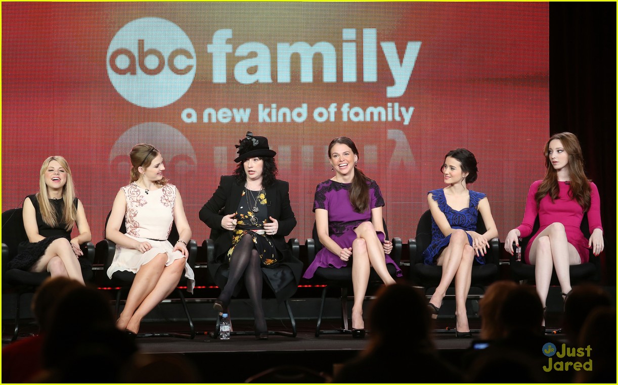Kaitlyn Jenkins & Bailey Buntain: 'Bunheads' TCA Panel