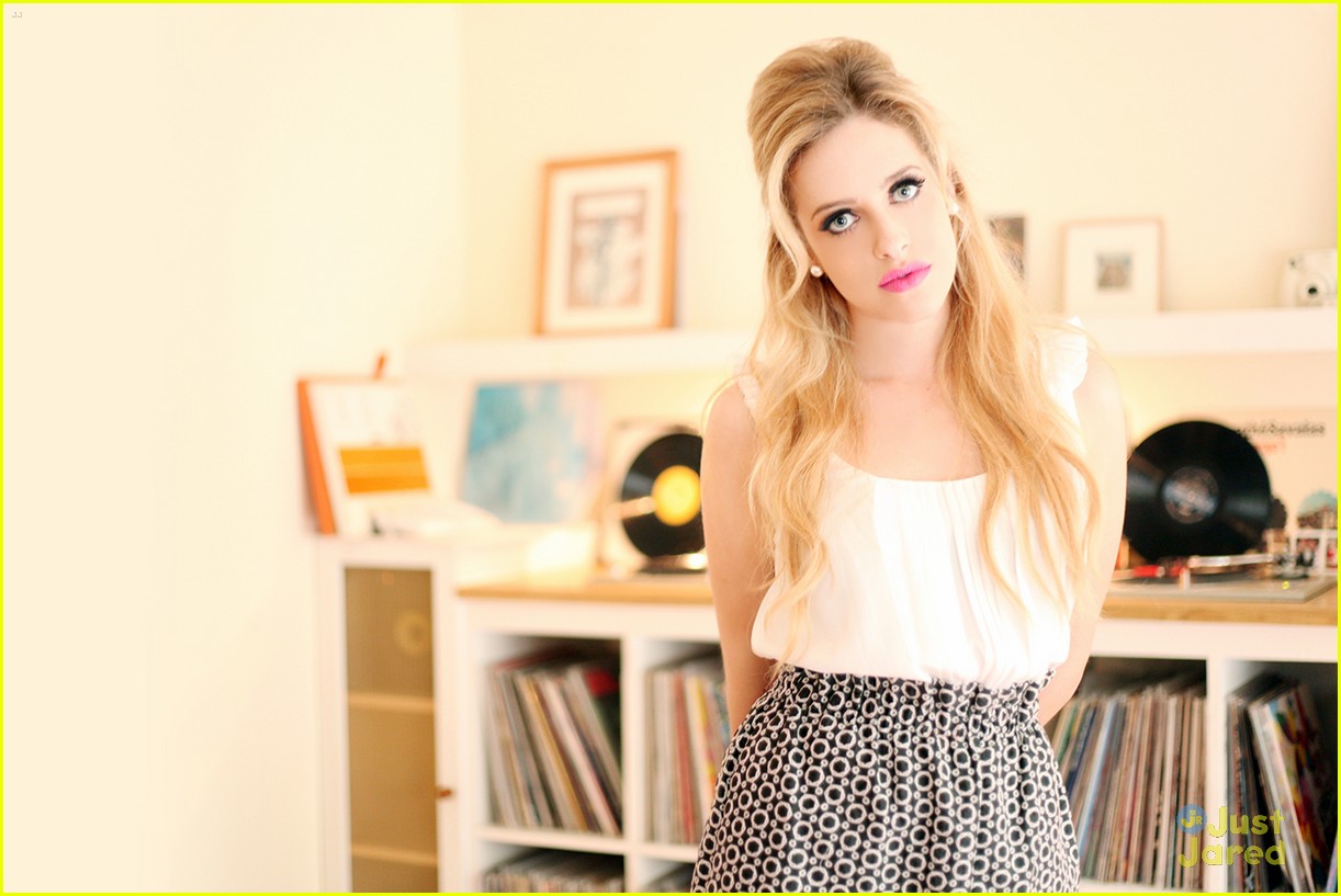 Carly Chaikin: JJJ Portrait Session