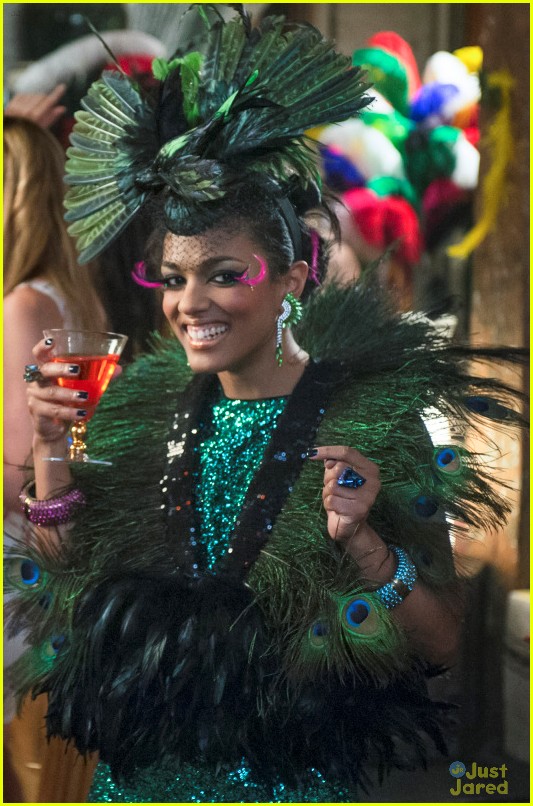 AnnaSophia Robb: Bride For Halloween on 'The Carrie Diaries'