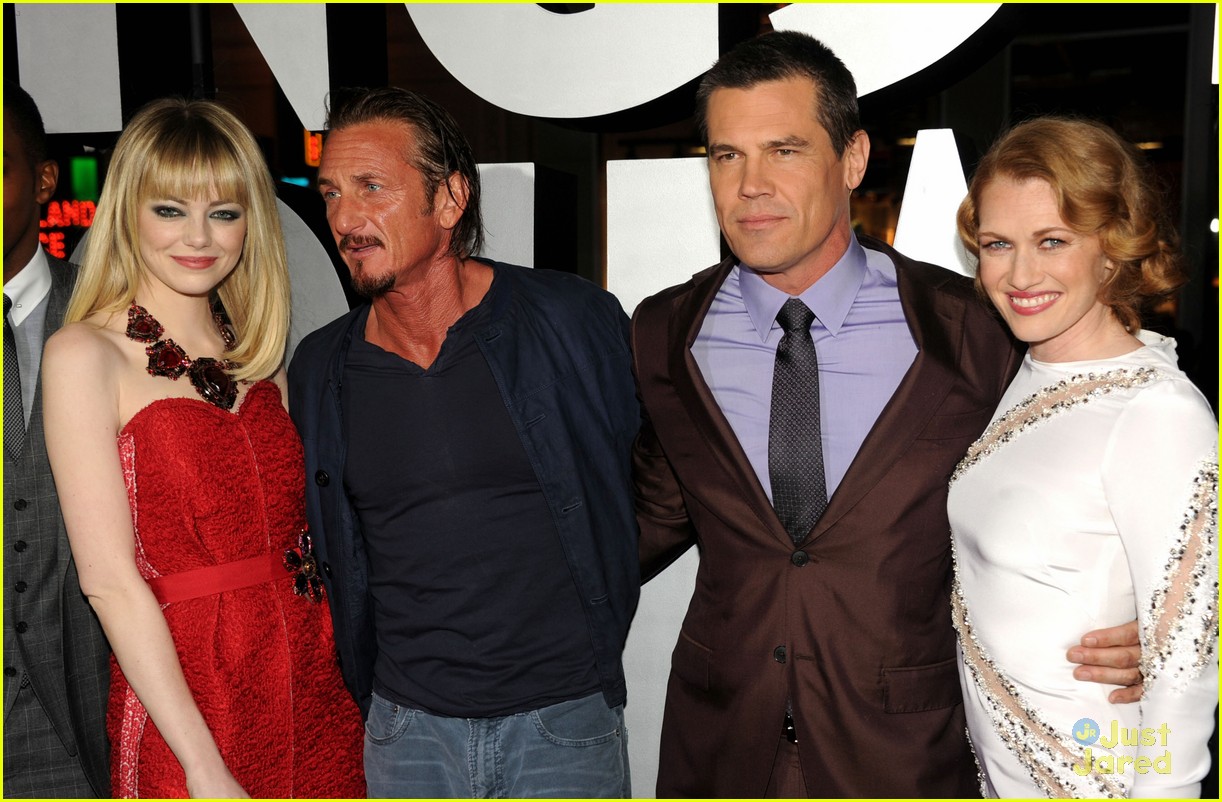 Emma Stone Stuns at 'Gangster Squad' Premiere