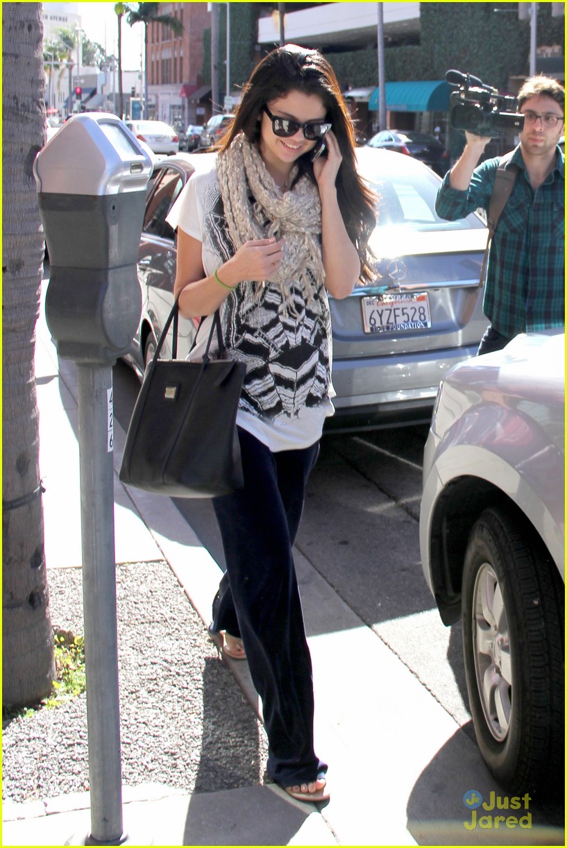 Selena Gomez Talks Friendship with Vanessa Hudgens & Taylor Swift