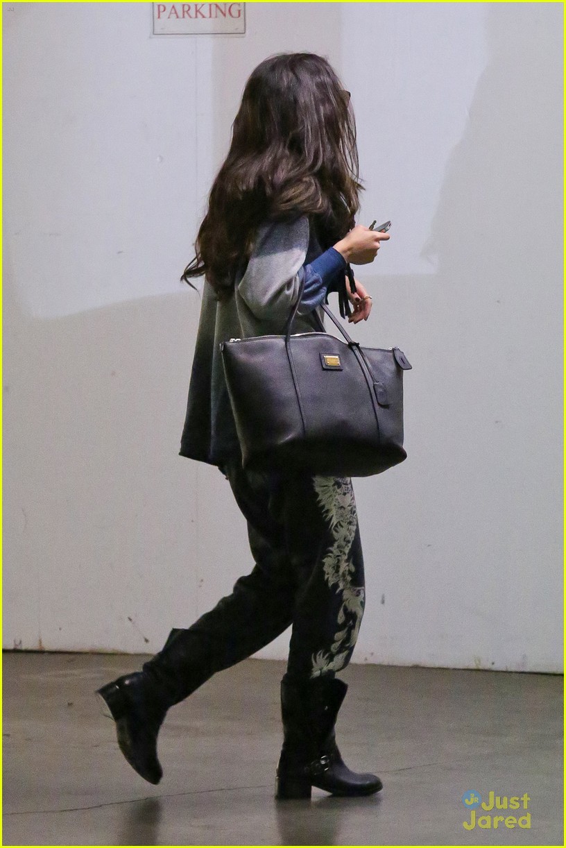 Selena Gomez Goes Apartment Hunting