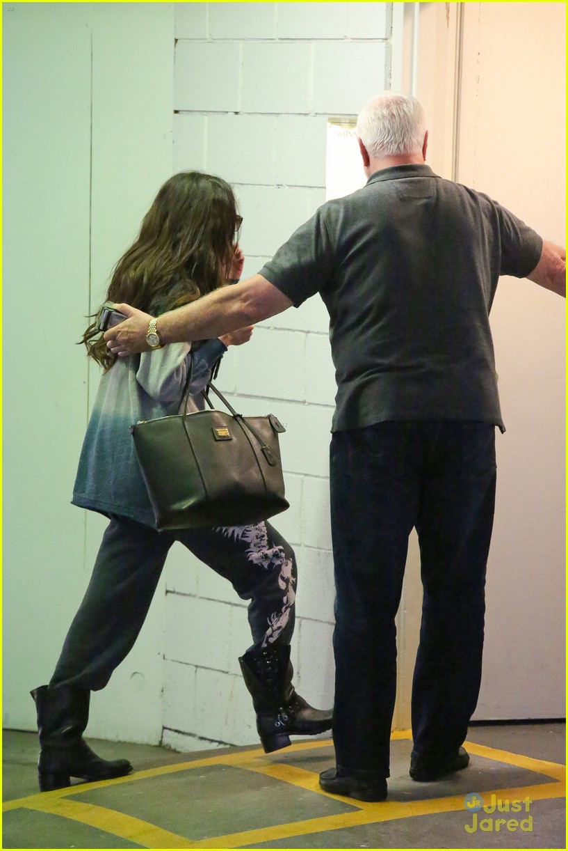 Selena Gomez Goes Apartment Hunting