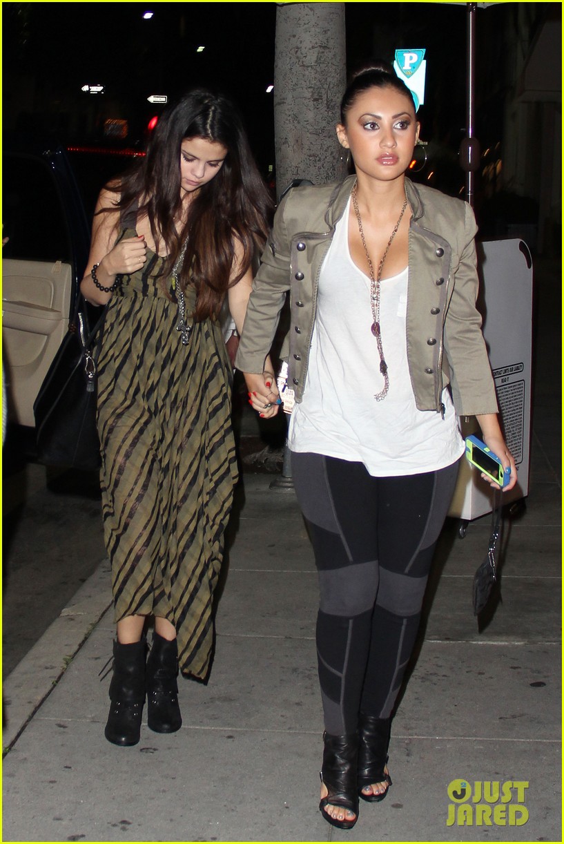 Selena Gomez: Dinner With Francia Raisa!