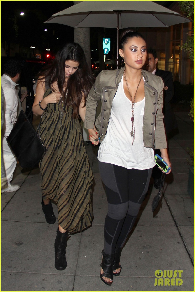 Selena Gomez: Dinner With Francia Raisa!