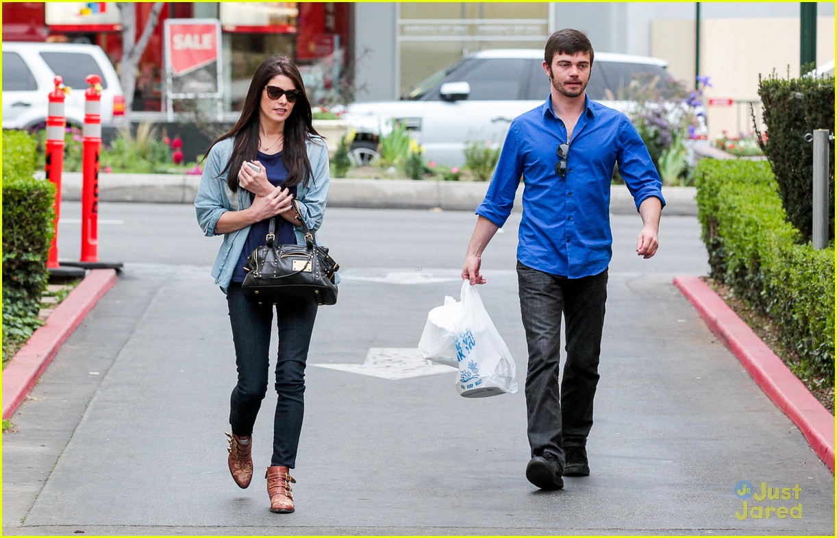 Ashley Greene: Cafe Med Lunch with Brother Joe