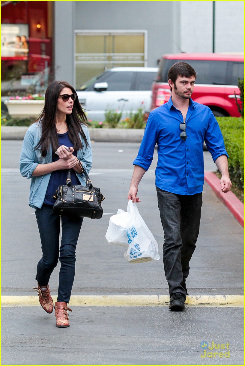 Ashley Greene: Cafe Med Lunch with Brother Joe