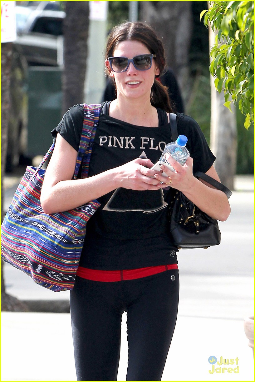 Ashley Greene: Meeting After Gym Stop