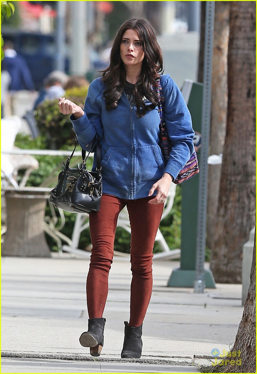 Ashley Greene: Meeting After Gym Stop