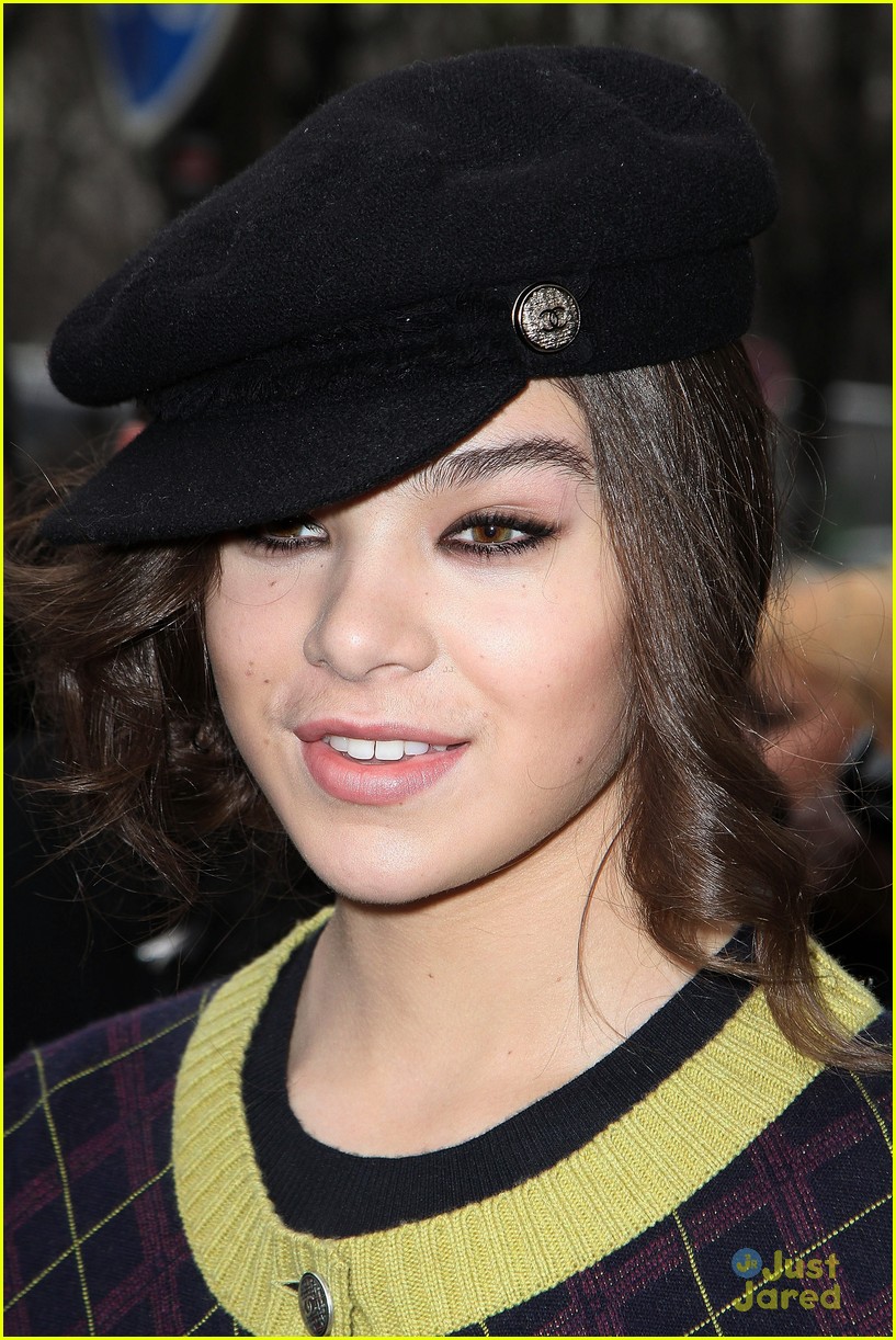 Hailee Steinfeld: Chanel Show at Paris Fashion Week
