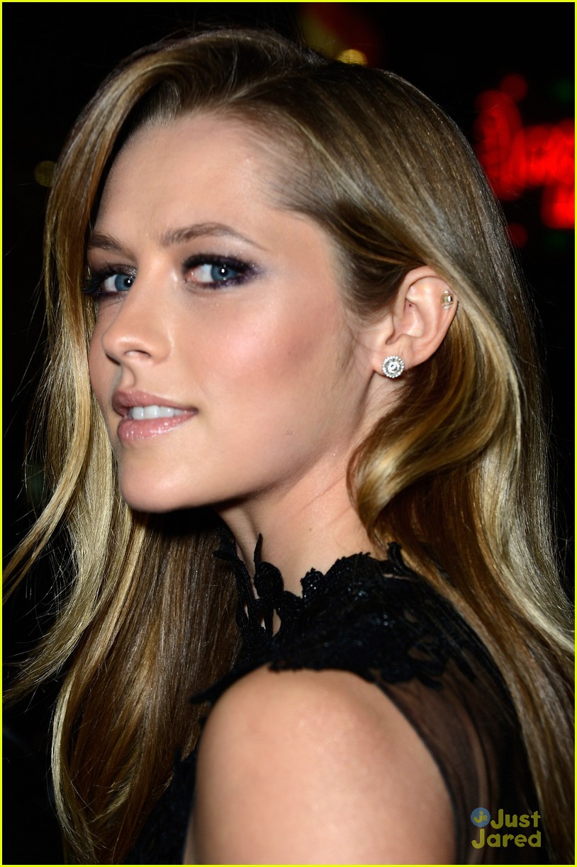 Teresa Palmer & Nicholas Hoult Premiere 'Warm Bodies'