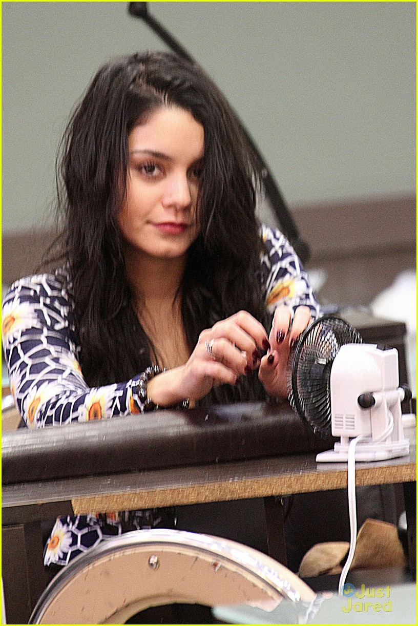 Vanessa & Stella Hudgens: WundaBar Women