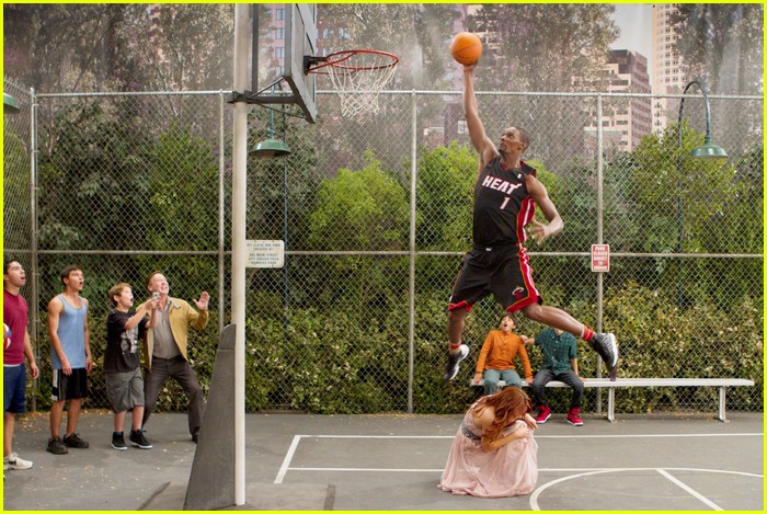 Chris Bosh Guest Stars on 'Jessie'