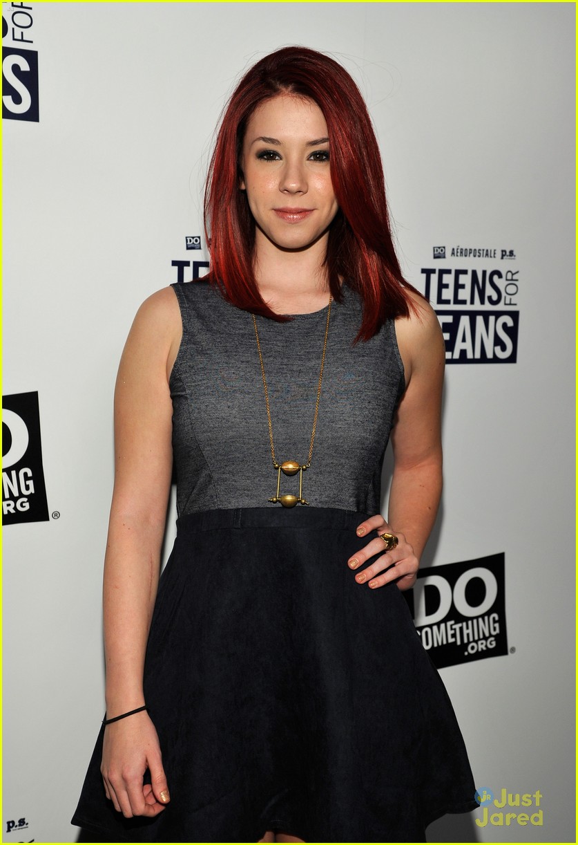 Jillian Rose Reed Packs Teens For Jeans; Brett Davern Celebrates W Mag