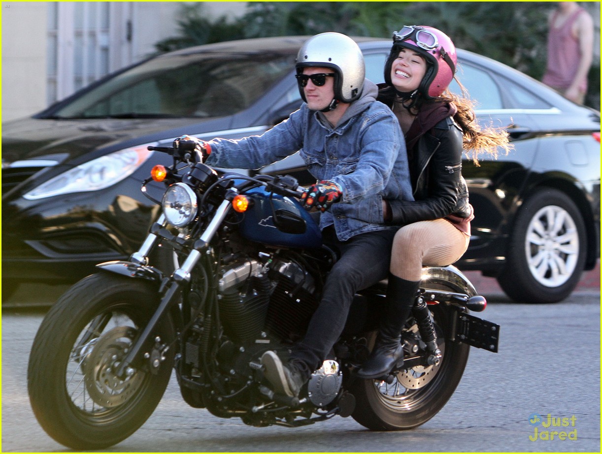 Josh Hutcherson: InStyle Golden Globe Party 2013