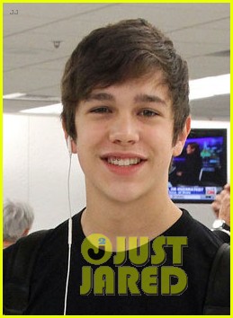 Austin Mahone: Miami Arrival