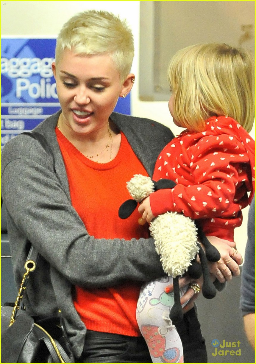Miley Cyrus: Happy Birthday Liam Hemsworth!