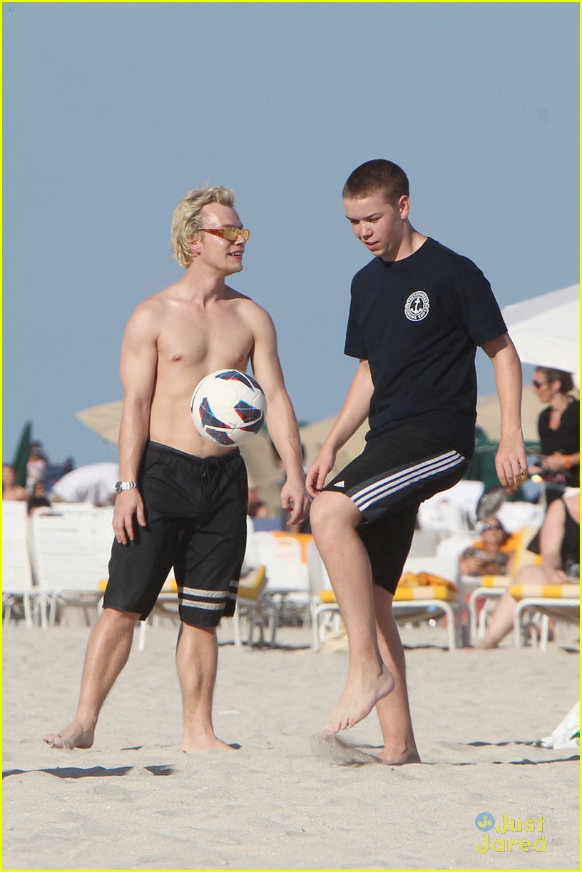 Will Poulter: 'Plastic' Filming In Miami