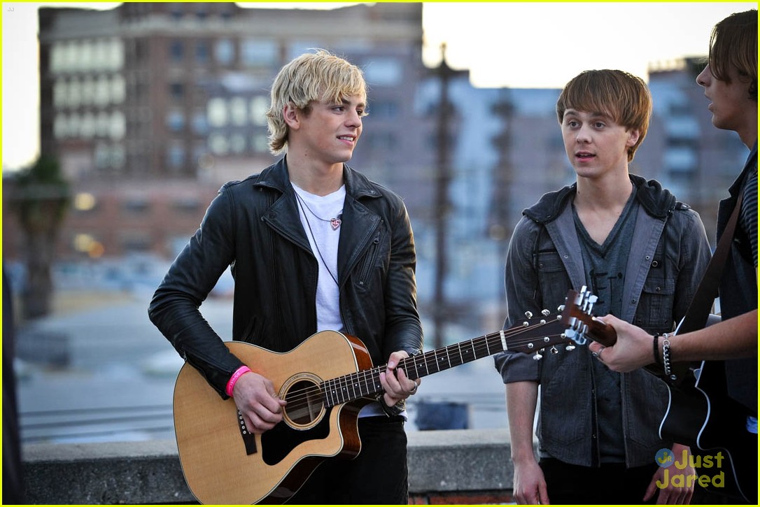 R5 - 'Loud' Video Filming Pics!