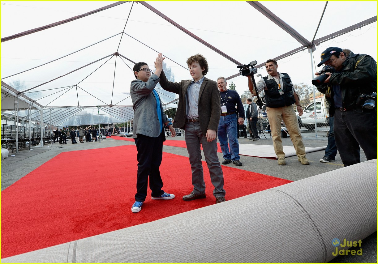 Rico Rodriguez & Nolan Gould Roll Out SAG Awards Red Carpet