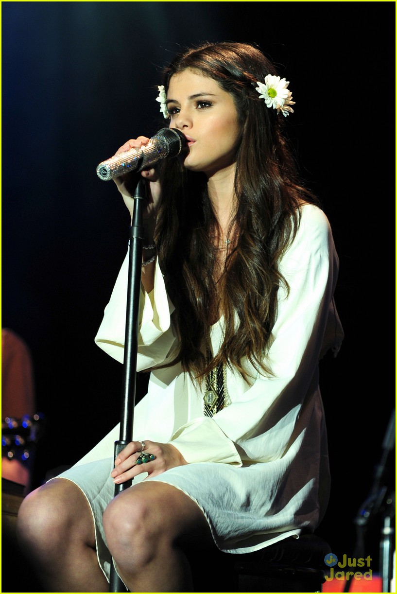 Selena Gomez & Bridgit Mendler: UNICEF Concert Pics!