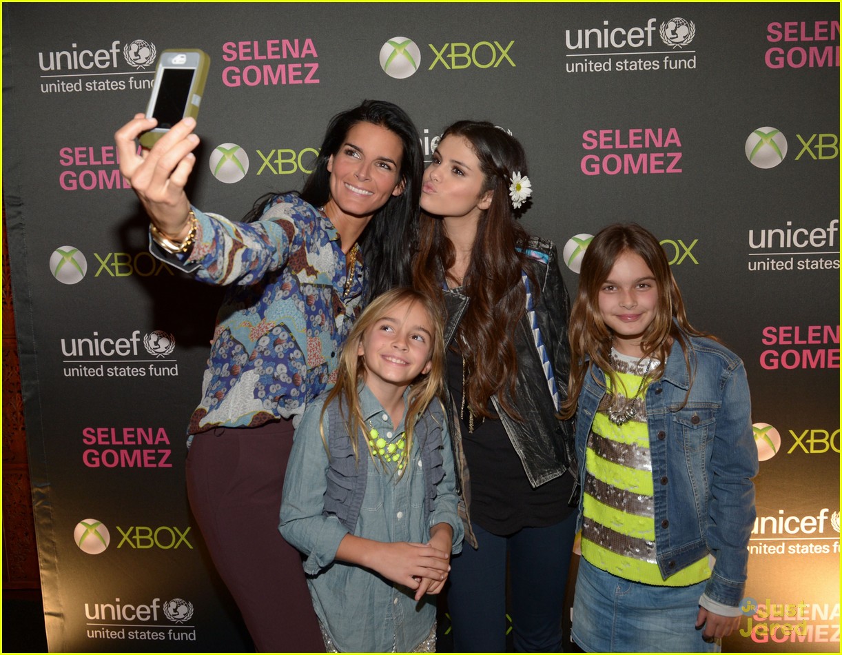 Selena Gomez & Bridgit Mendler: UNICEF Concert Pics!